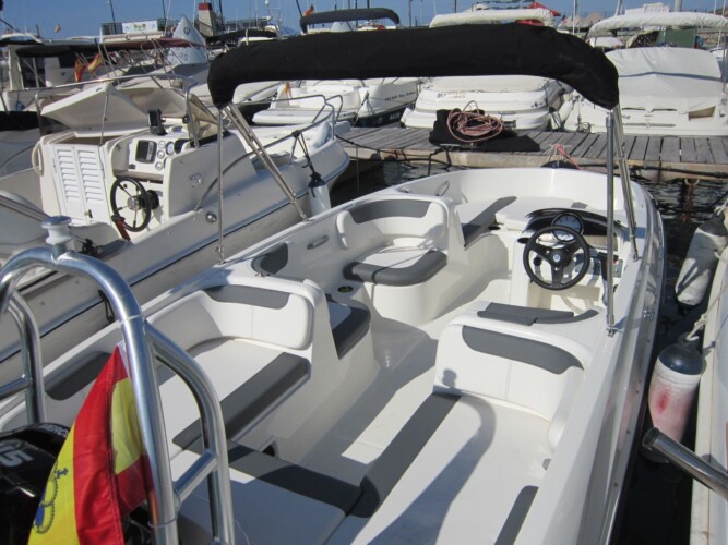 Spain Bayliner 6 Laura_7