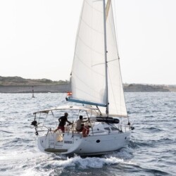 Spain Beneteau Oceanis 37 Boreas Dos_6.jpeg