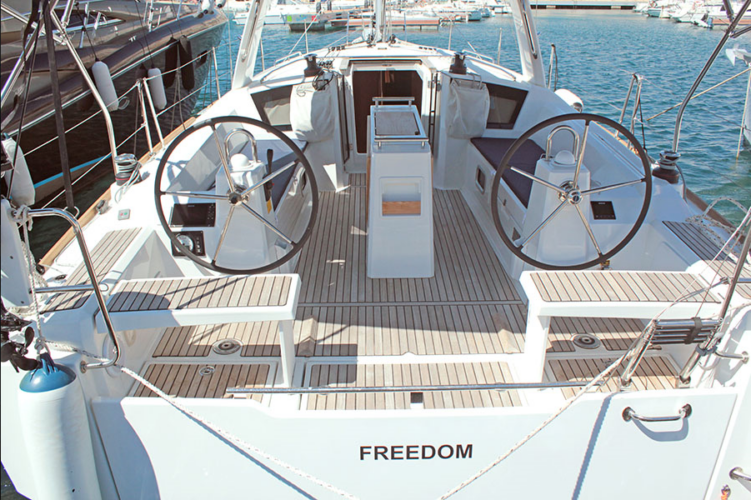 Spain Beneteau Oceanis 38.1 Freedom_6.png