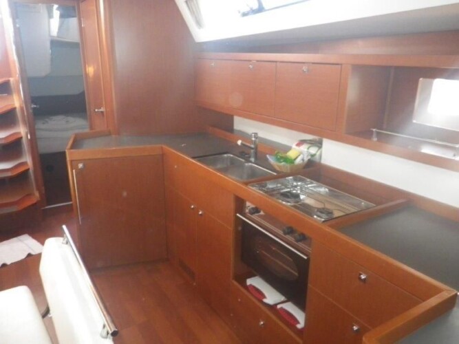 Spain Beneteau Oceanis 45 Jacqueline_6.jpeg