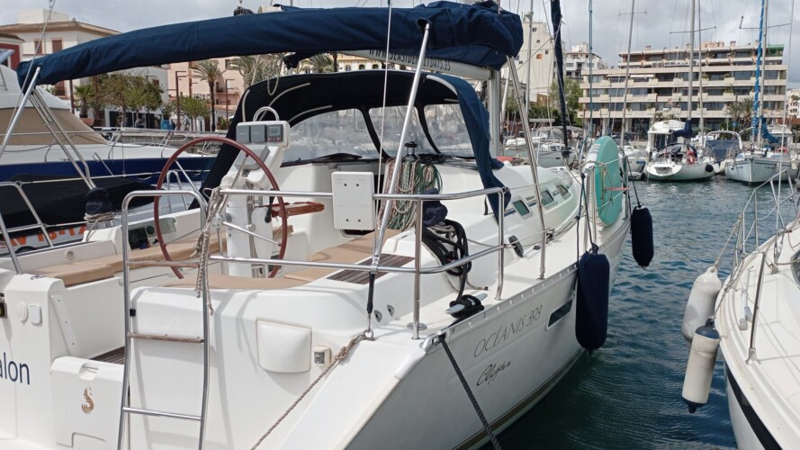 Spain Beneteau Oceanis Clipper 393 Avalon_4